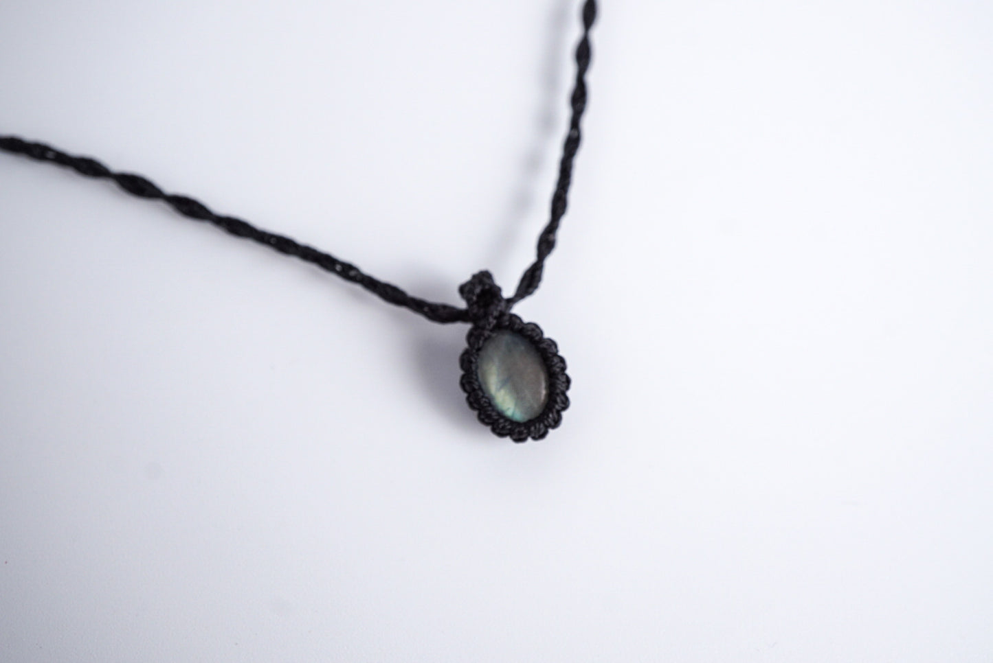 拉長石 ︳Macramé 蠟線編織吊墜