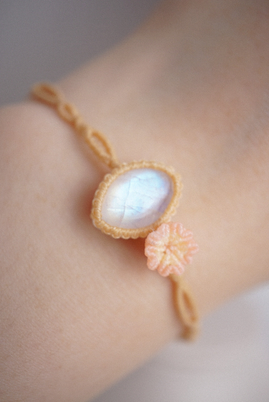 月亮石 ︳Macramé 蠟線編織手繩