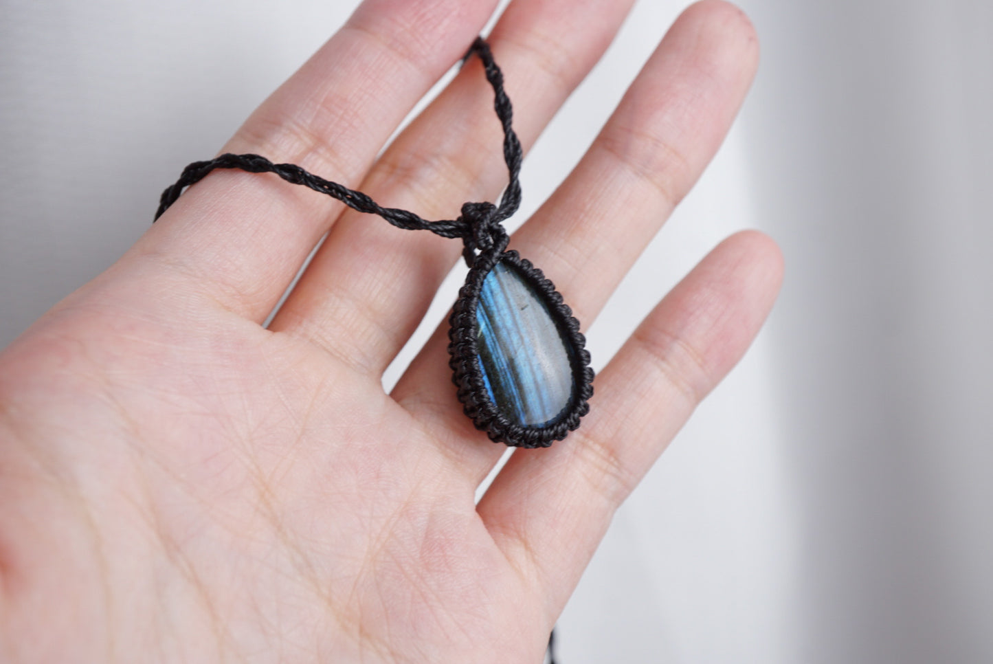 拉長石 ︳Macramé 蠟線編織吊墜