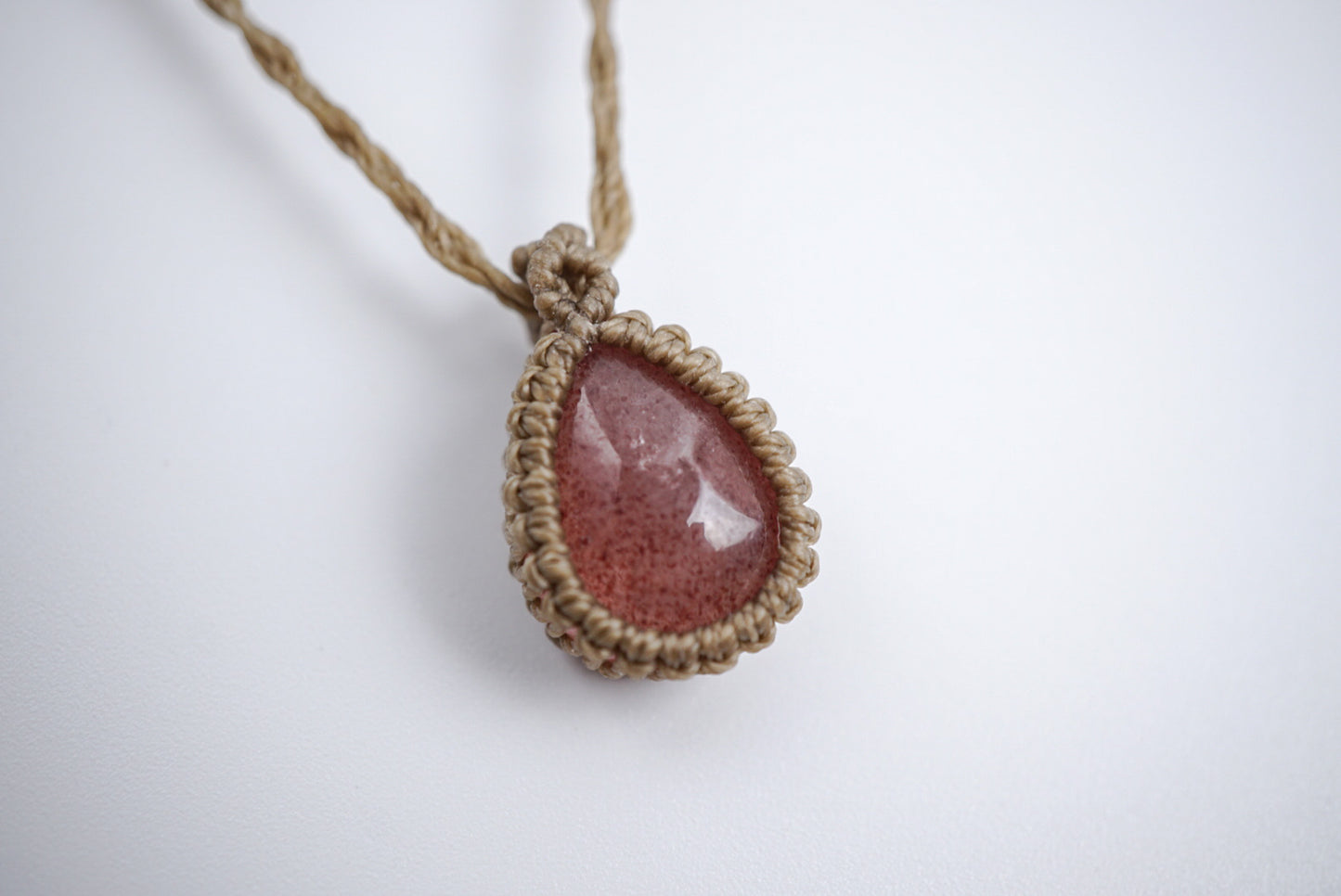 草莓晶︳Macramé 蠟線編織吊墜
