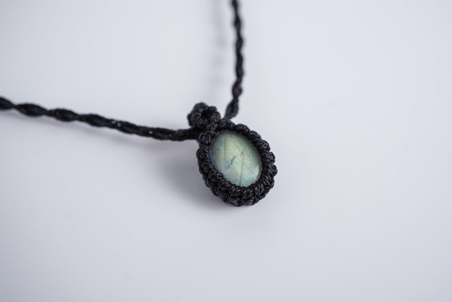 拉長石 ︳Macramé 蠟線編織吊墜