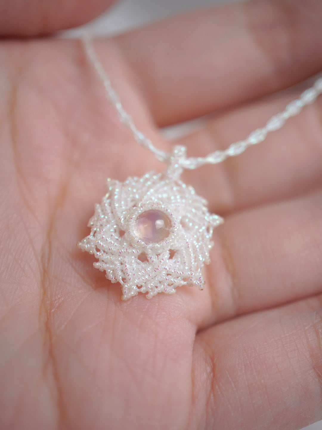 馬島月亮石 ︳Macramé 蠟線編織吊墜