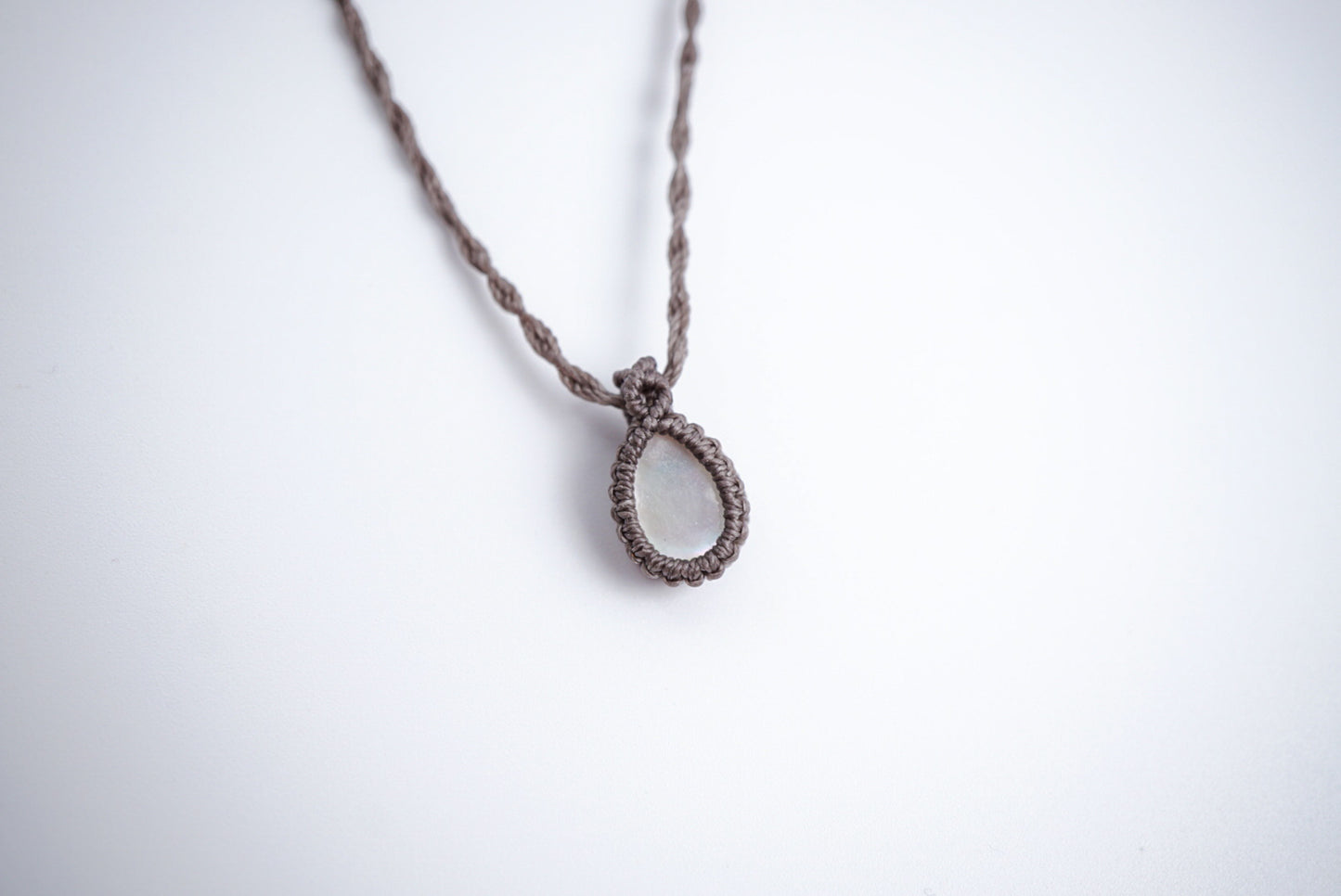 珍珠貝母︳Macramé 蠟線編織吊墜
