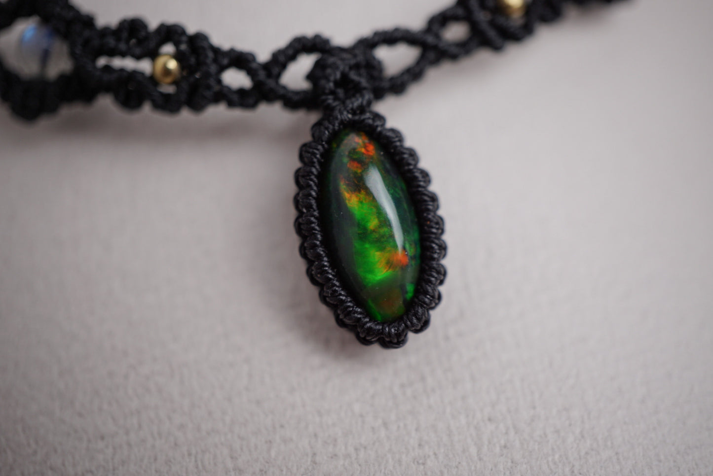 蛋白石|拉長石 ︳Macramé 蠟線編織頸圈