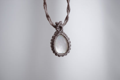 珍珠貝母︳Macramé 蠟線編織吊墜