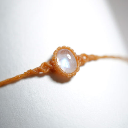 月亮石 ︳Macramé 蠟線編織手繩