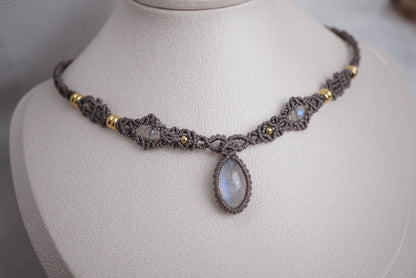 月亮石｜拉長石 ︳Macramé 蠟線編織頸圈