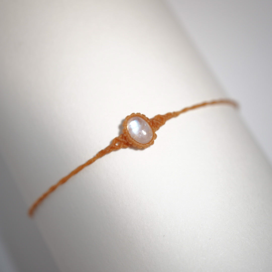 月亮石 ︳Macramé 蠟線編織手繩