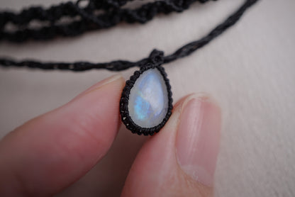 月亮石 ︳Macramé 蠟線編織頸圈