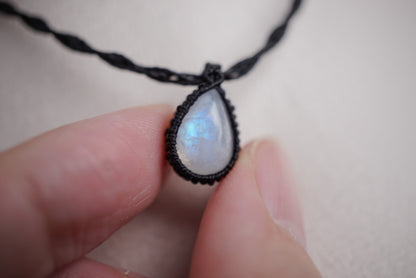 月亮石 ︳Macramé 蠟線編織頸圈