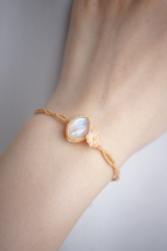 月亮石 ︳Macramé 蠟線編織手繩