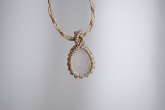 珍珠貝母︳Macramé 蠟線編織吊墜