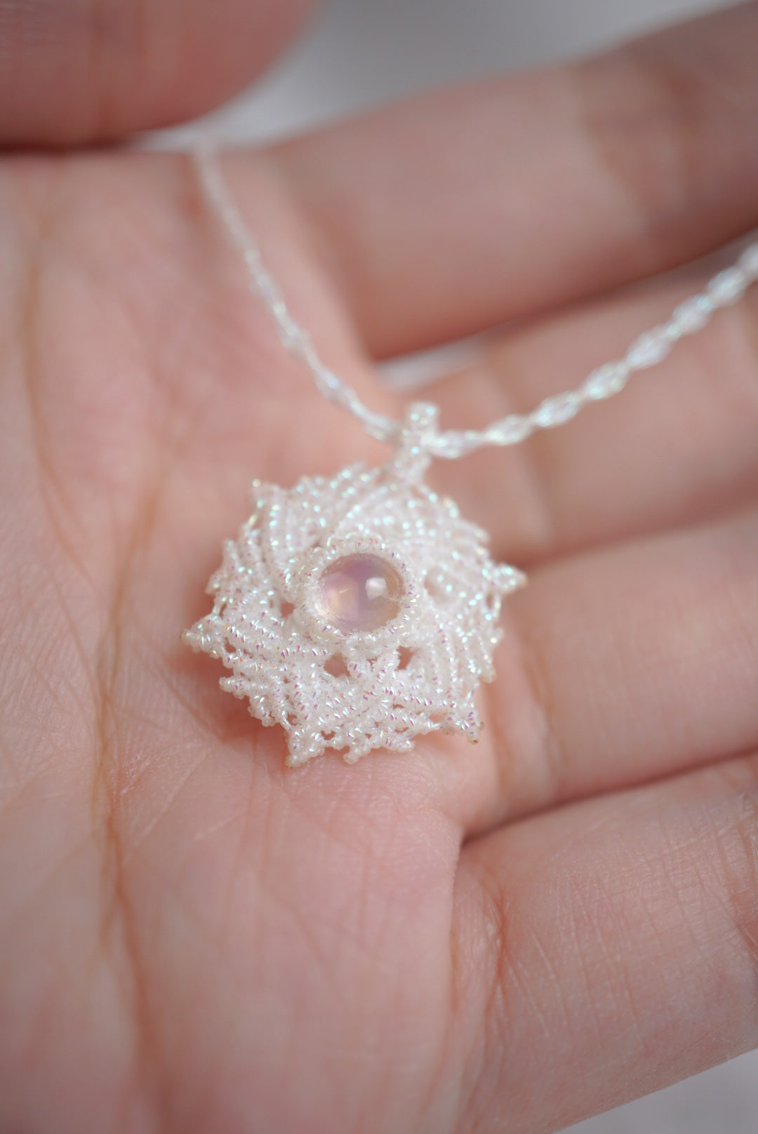 馬島月亮石 ︳Macramé 蠟線編織吊墜