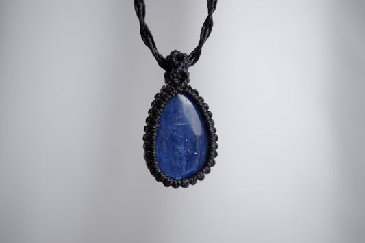 藍晶石 ︳Macramé 蠟線編織吊墜