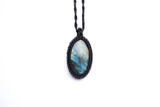 Labradorite Macramé pendant