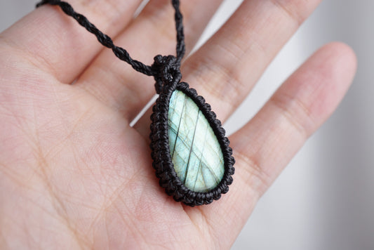 拉長石 ︳Macramé 蠟線編織吊墜