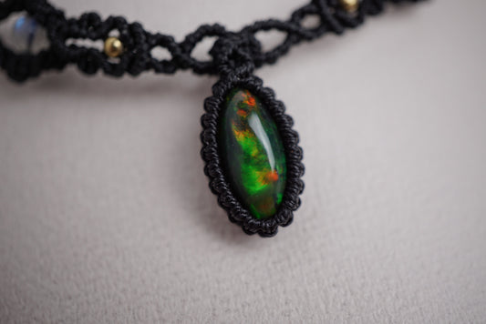 蛋白石｜拉長石 ︳Macramé 蠟線編織頸圈