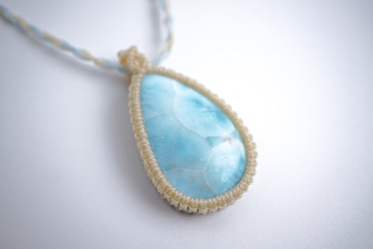 拉利瑪 ︳海紋石｜Macramé 蠟線編織吊墜