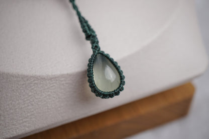 拉長石 ︳葡萄石 ︳Macramé 蠟線編織頸繩