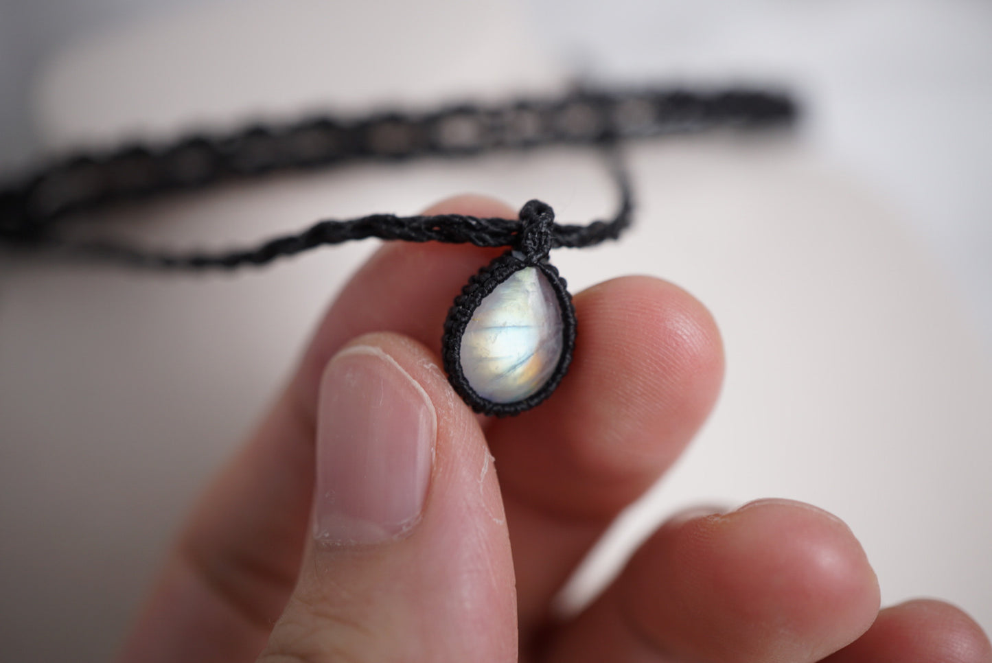 月亮石 ︳Macramé 蠟線編織頸圈