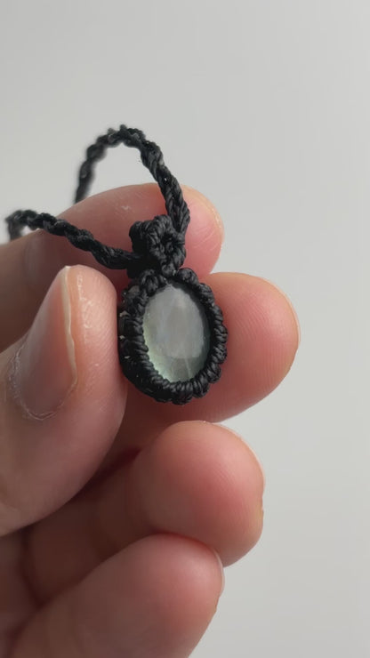 拉長石 ︳Macramé 蠟線編織吊墜